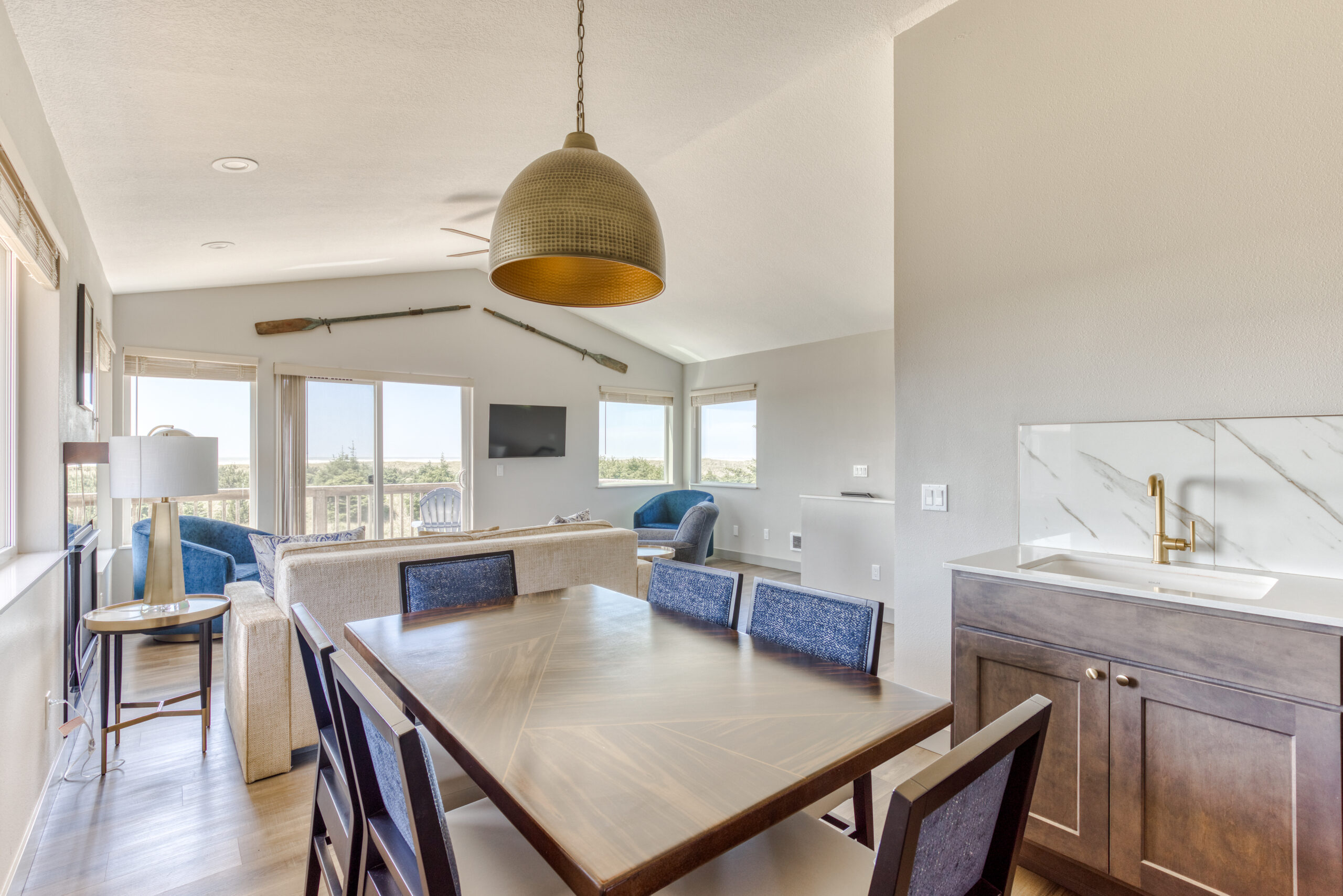 Lighthouse Oceanfront Resort_016luxury-2-bedroom-oceanfront-suites